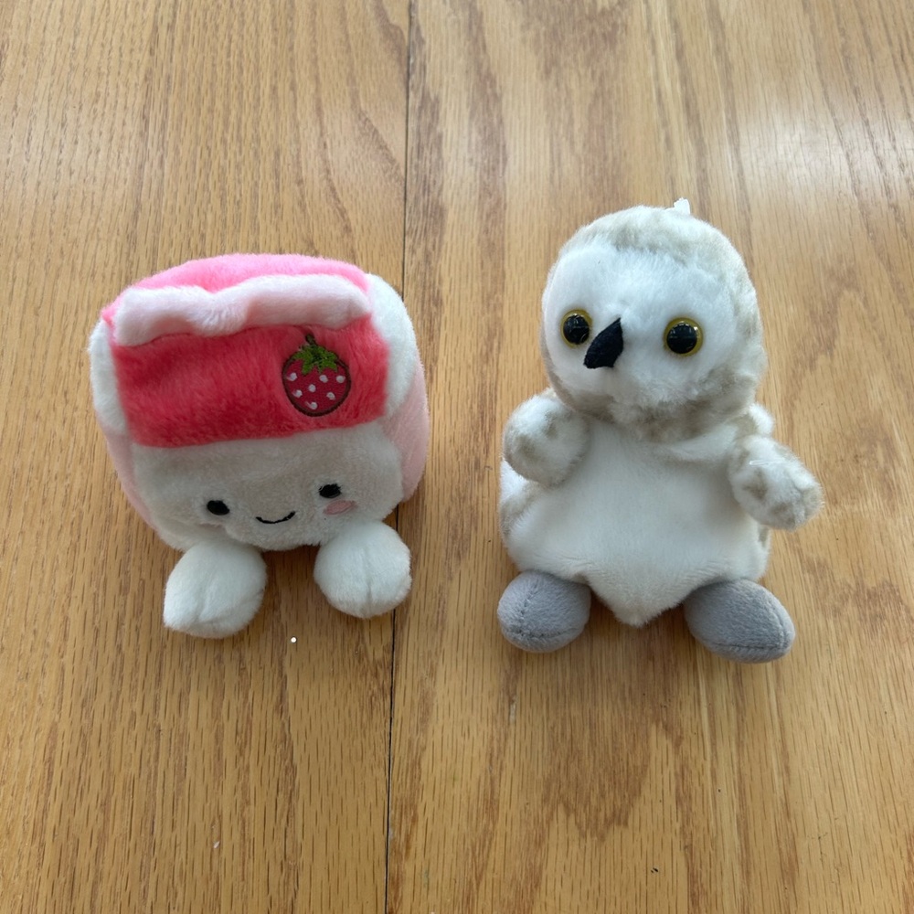 Aurora Palm Pals Sasha Owl & Fresa Strawberry Milk Lot Of Two 5” Plush